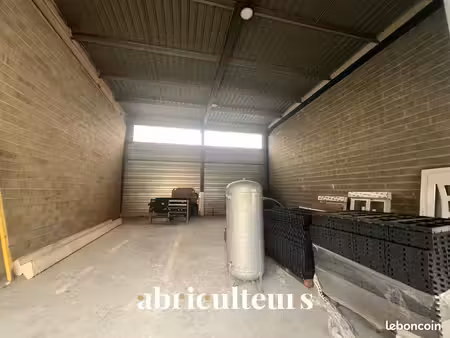 bureau 120 m²