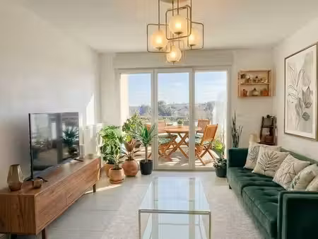 t3 récent dernier étage+balcon et 2 parkings sous sol
