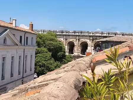 nîmes rue cité foulc – appartement de charme avec terrasse  à 70 m des arènes