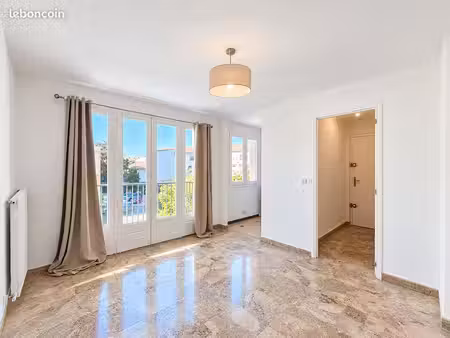 studio 1 pièce 23 m²