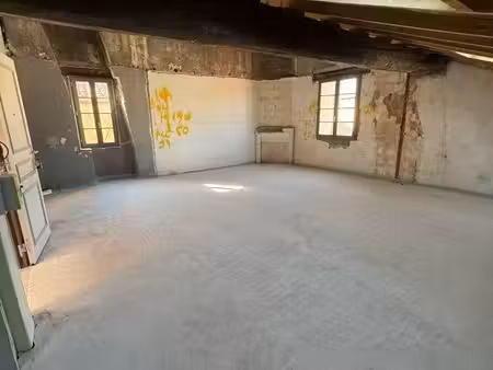 plateau à aménager – immeuble et copro entièrement rénové à neuf – centre ville nîmes – fo