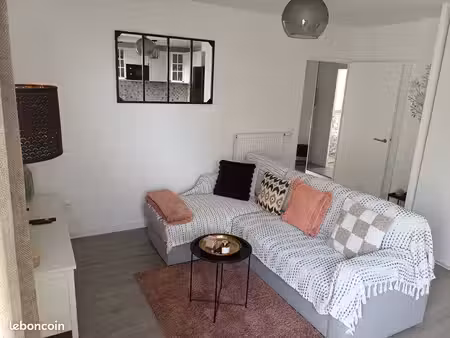 à 6 min à pied du rer c et du futur métro 15 – t2 meublé de 46 27 m² avec balcon – vitry-s
