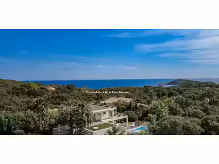 villa en bord de mer avec jardin sainte lucie de porto vecchio (2a)
