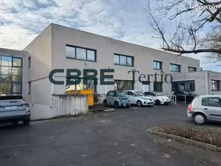 bureaux 2068 m² tours