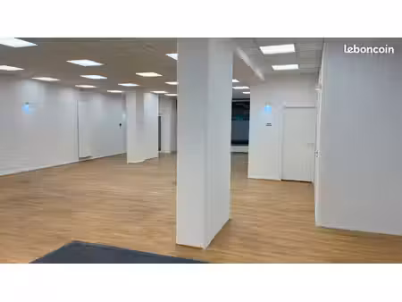 local commercial 143m2 tours centre