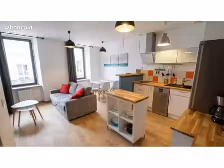 appartement t2 idéalement situé à 100m du vieux port