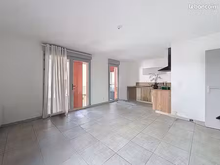 appartement type 2 1er etage centre ville