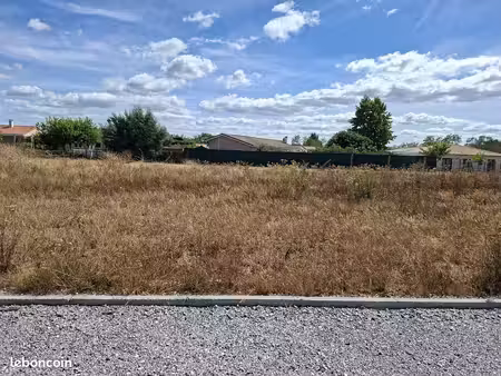 terrain à bâtir de 450 m² à saint-aubin-de-medoc (33)