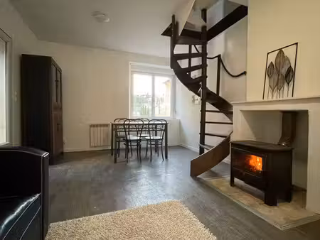 maison 30 m2 avec cour et terrain