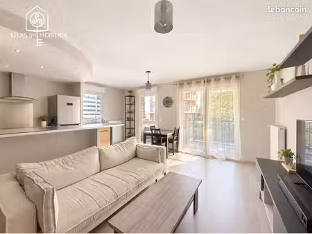 appartement 3 pièces 65 m²