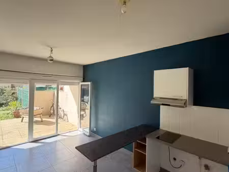 vends t2 rdc avec terrasse et jardin  proche tram et toutes commodités et place de parking