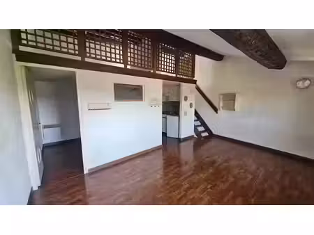 location meublée appartement 3 pièces 45 m² à aix-en-provence (13090)  830 €