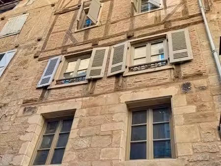 tres bel immeuble de rapport pierres et colombages centre historique de figeac (lot)