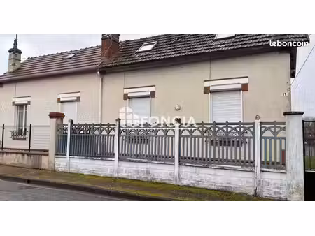 dans une impasse  proche du centre ville