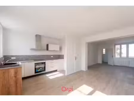 location appartement 3 pièces 72 m² à la rochelle (17000)  970 €