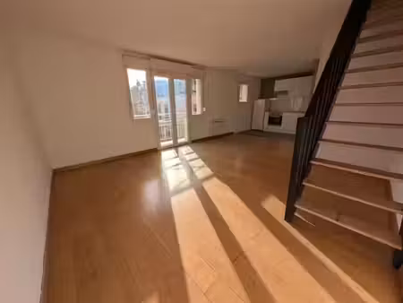 location duplex 3 pièces 65 m² à toulouse (31000)  1 250 €