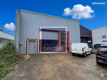 local d'activité 600 m²