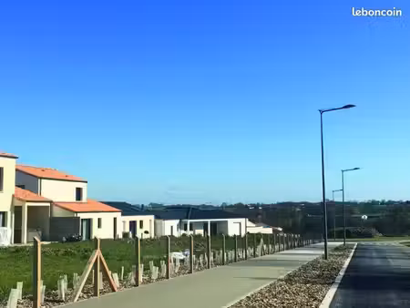 terrain à bâtir de 554 m² à le may-sur-evre (49)