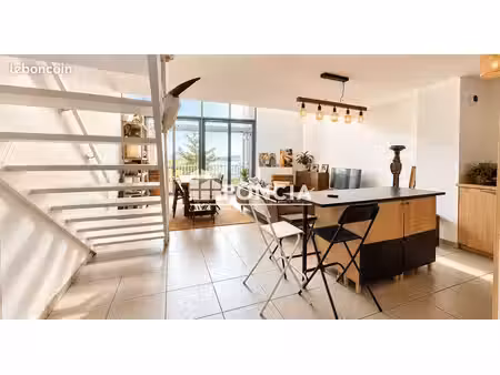 bordeaux – bassins à flot | appartement avec vue sur les bassins  4 chambres et parking