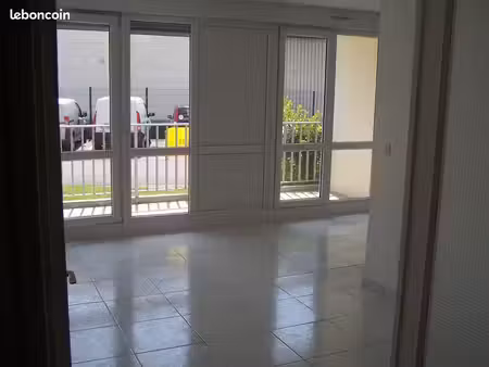 f3 metz devant les ponts 66.7m²