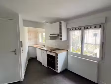 t2 - 27m² rénové et cosy - centre-ville cholet