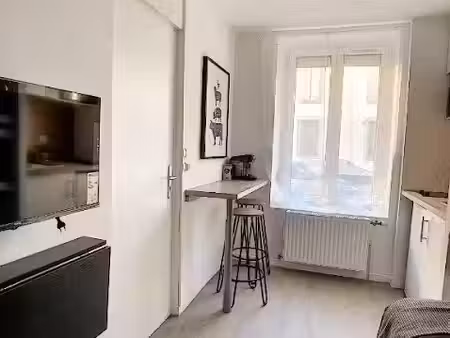 location meublée appartement 1 pièce 11 m² à nancy (54000)  410 €