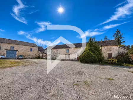propriété 8 pièces 344 m²