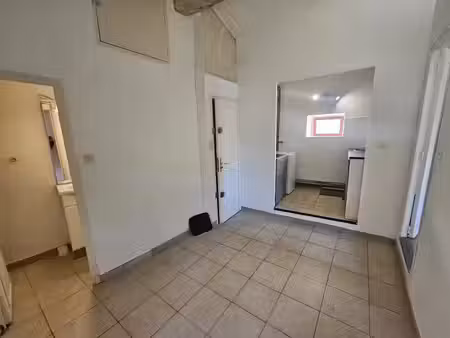 location appartement 2 pièces 29 m² à gardanne (13120)  625 €