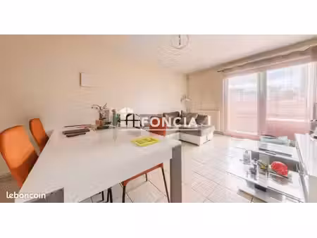 clermont-ferrand – résidence carré jaude : t2 de 48 m² avec terrasse et cave