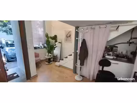 location local commercial