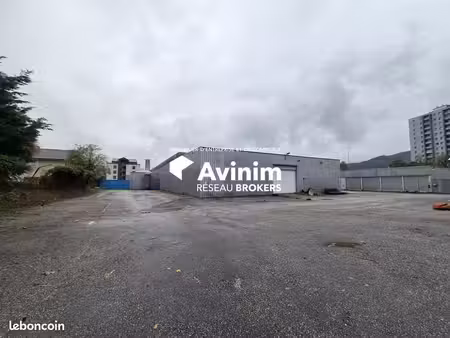 local 1200 m² aix-les-bains