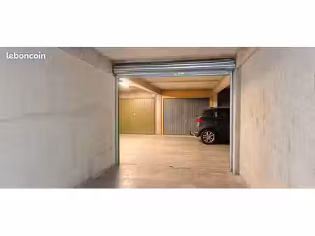 parking/box 16 m² annemasse