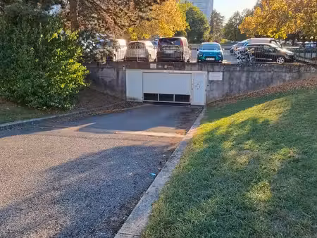 box fermé 15 m² sous-sol sécurisé – annecy novel