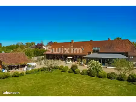 maison 9 pièces 470 m²