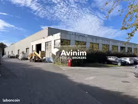 local 6207 m² croissy-beaubourg
