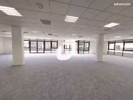 bureaux 5 376 m²