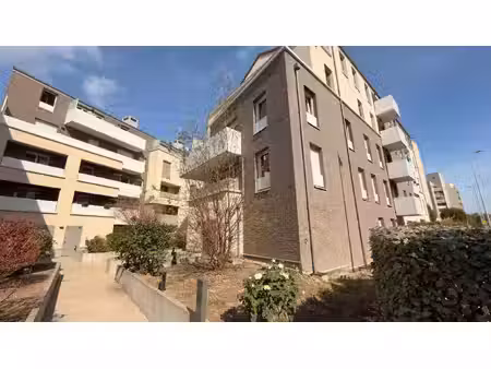 neuilly-sur-marne – 2 pièces avec terrasse – résidence récente – proche rer a