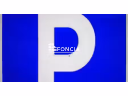 place de parking aerienne proche mer