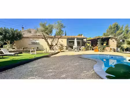 maison de plain pied 3800 m2 de terrain avec piscine et poo