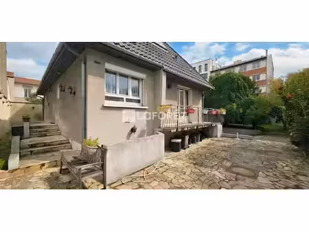 maison saint denis 6 pièce(s) 125.5 m2