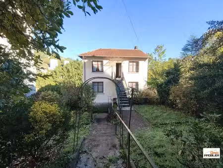 maison proche du centre-ville de tulle – trois logements  jardin clos et garage