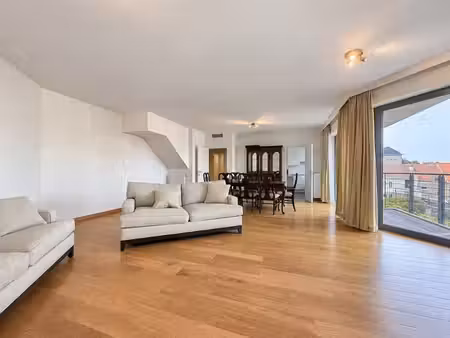 stockel - magnifique duplex avec terrasse  garage et parking