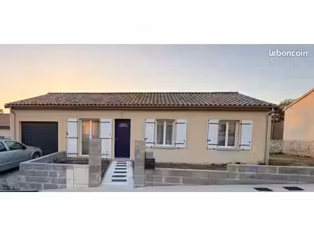 maison individuelle non mitoyenne de 2023 – 3 chambres – piscine – dpe a – bourg-sur-giron