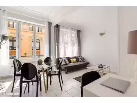 grenoble hypercentre – t3 meublé 54 m² – 2 chambres – ascenseur – tram à 2 min