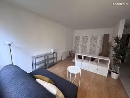grand studio meublé