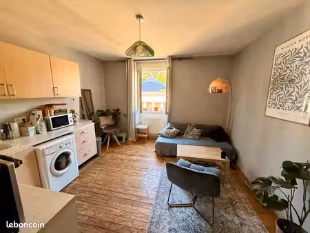 canclaux | agréable t2 avec parquet ancien  au calme