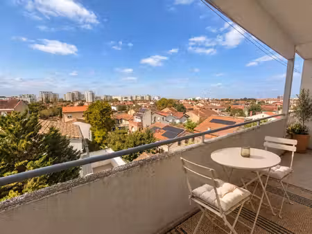 croix de pierre– t2 dernier étage – balcon – garage boxé