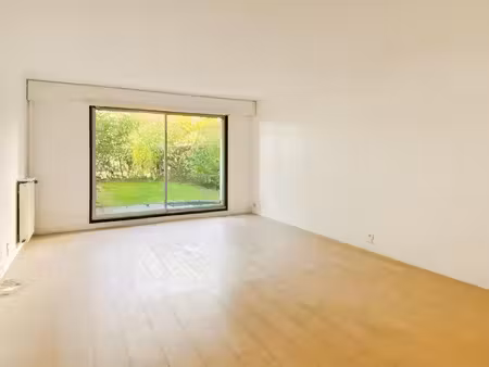 bel appartement avec terrasse et jardin