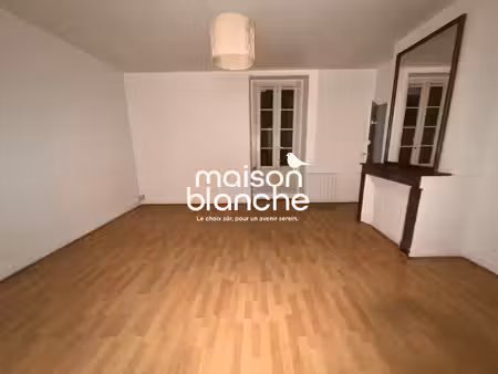 à louer – appartement t2 de 49 02 m² – proche gare saint-j