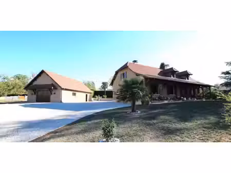 maison avec jardin et terrasse cuisery (71)
